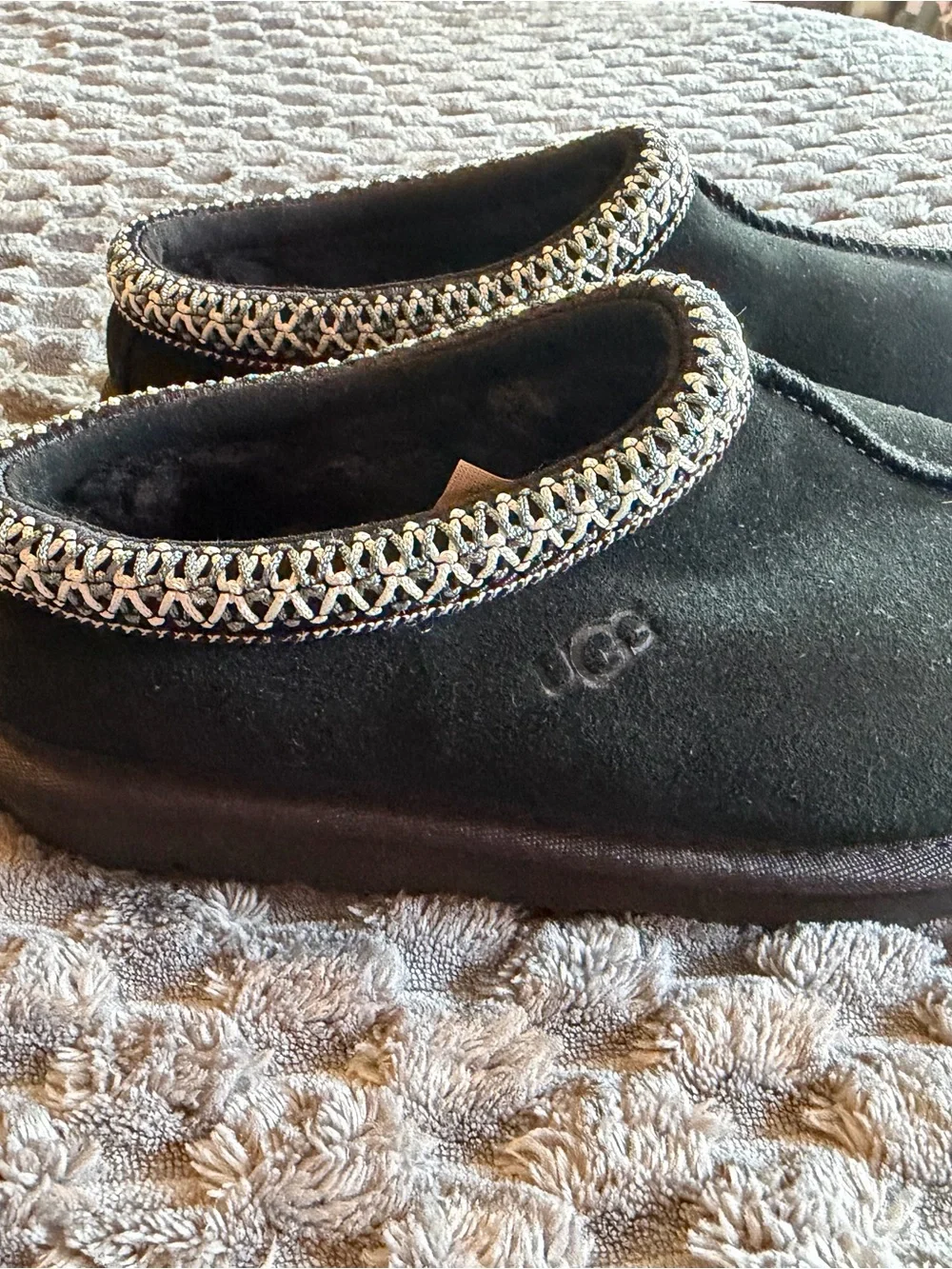 UGG Black Slip-On Sheepskin-Lined kids Slippers with Braided Trim